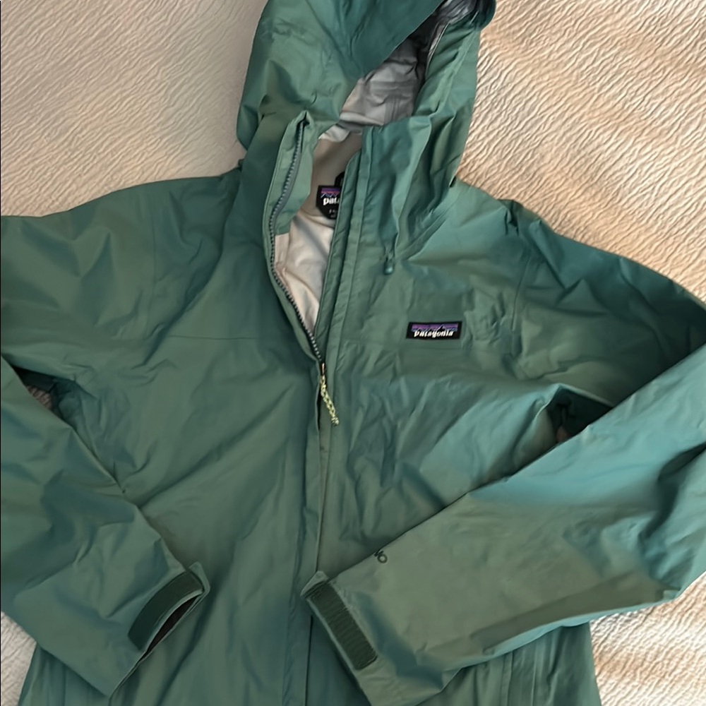 3layer Patagonia raincoat